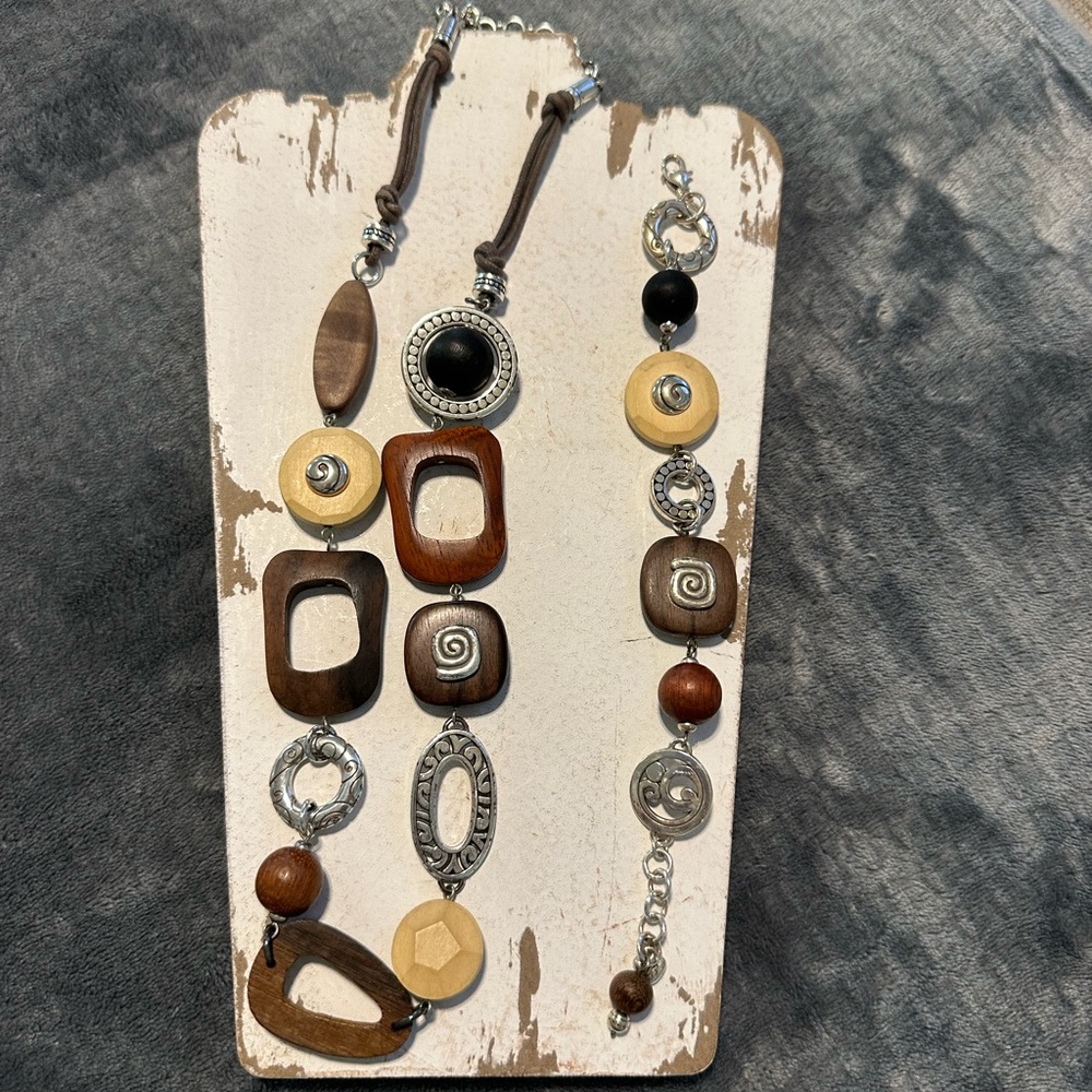 18 to 20 inch leather, Brighton necklace and matching bracelet